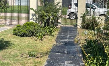 VENTA CASA 4 AMBIENTES ALEJANDRO KORN C/QUINCHO