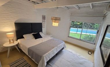 VENTA CASA COUNTRY MIRAFLORES 5 AMBIENTES
