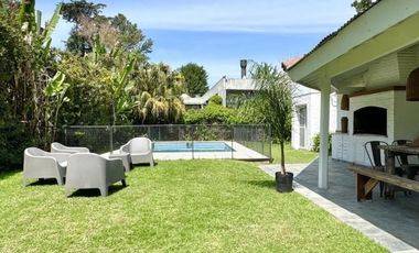 VENTA CASA COUNTRY MIRAFLORES 5 AMBIENTES