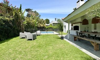 VENTA CASA COUNTRY MIRAFLORES 5 AMBIENTES