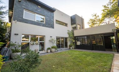 Venta Casa en Country Los Molinos