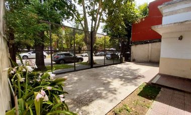 VENTA CASA 4 AMB CON PATIO Y COCHERA QUILMES
