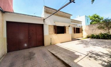 VENTA CASA 4 AMB CON PATIO Y COCHERA QUILMES