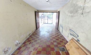 VENTA CASA 4 AMB CON PATIO Y COCHERA QUILMES