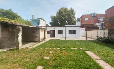 VENTA CASA 4 AMB CON PATIO Y COCHERA QUILMES