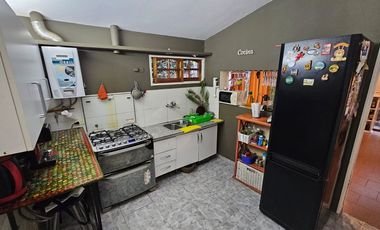 VENTA CASA + DEPTO EN VILLA CARLOS PAZ B LA CUESTA