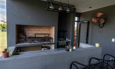 VENTA CASA 5 AMBIENTES SAN RAMON - PILAR DEL ESTE