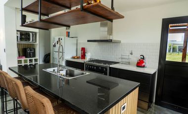 VENTA CASA 5 AMBIENTES SAN RAMON - PILAR DEL ESTE