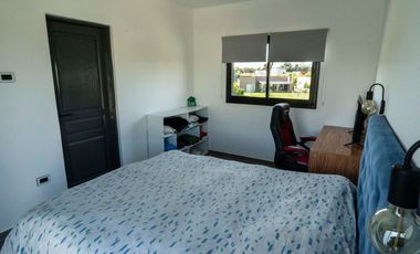 VENTA CASA 5 AMBIENTES SAN RAMON - PILAR DEL ESTE