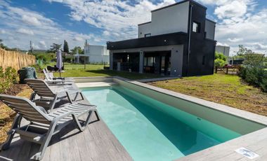 VENTA CASA 5 AMBIENTES SAN RAMON - PILAR DEL ESTE