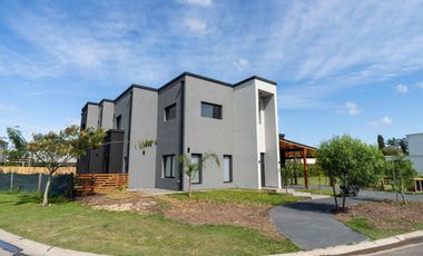VENTA CASA 5 AMBIENTES SAN RAMON - PILAR DEL ESTE