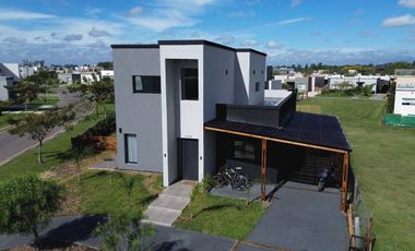 VENTA CASA 5 AMBIENTES SAN RAMON - PILAR DEL ESTE