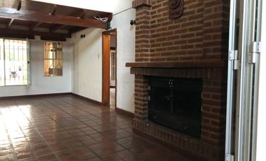 VENTA CASA CON PISCINA Y PARQUE EN NAVARRO