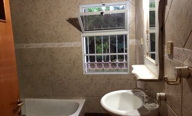 VENTA CASA CON PISCINA Y PARQUE EN NAVARRO