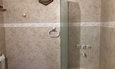 VENTA CASA CON PISCINA Y PARQUE EN NAVARRO