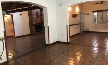VENTA CASA CON PISCINA Y PARQUE EN NAVARRO