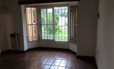 VENTA CASA CON PISCINA Y PARQUE EN NAVARRO