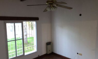 VENTA CASA CON PISCINA Y PARQUE EN NAVARRO