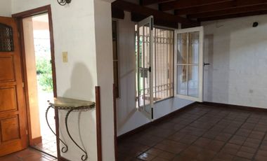 VENTA CASA CON PISCINA Y PARQUE EN NAVARRO