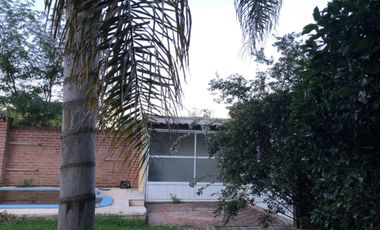 VENTA CASA CON PISCINA Y PARQUE EN NAVARRO