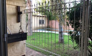 VENTA CASA CON PISCINA Y PARQUE EN NAVARRO