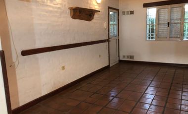 VENTA CASA CON PISCINA Y PARQUE EN NAVARRO