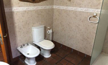VENTA CASA CON PISCINA Y PARQUE EN NAVARRO