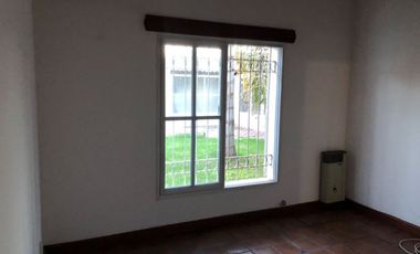 VENTA CASA CON PISCINA Y PARQUE EN NAVARRO