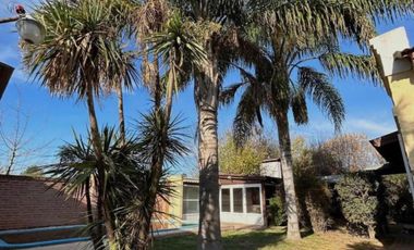 VENTA QUINTA CON PISCINA Y PARQUE EN NAVARRO