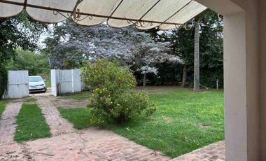 VENTA QUINTA CON PISCINA Y PARQUE EN NAVARRO