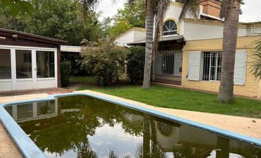 VENTA QUINTA CON PISCINA Y PARQUE EN NAVARRO