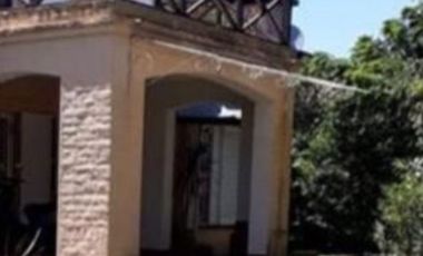 VENTA QUINTA CON PISCINA Y PARQUE EN NAVARRO