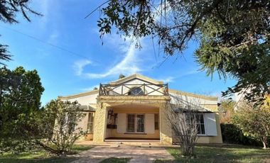 VENTA QUINTA CON PISCINA Y PARQUE EN NAVARRO
