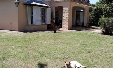 VENTA QUINTA CON PISCINA Y PARQUE EN NAVARRO