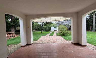VENTA QUINTA CON PISCINA Y PARQUE EN NAVARRO