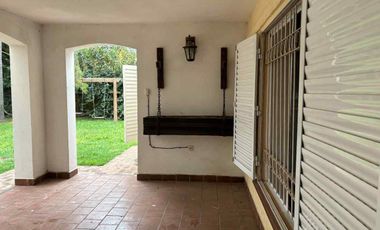 VENTA QUINTA CON PISCINA Y PARQUE EN NAVARRO