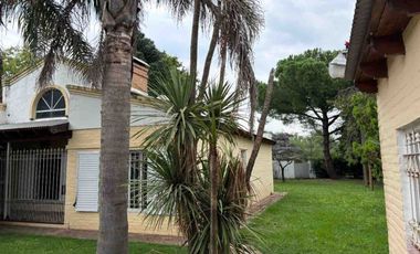 VENTA QUINTA CON PISCINA Y PARQUE EN NAVARRO