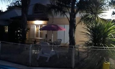 VENTA QUINTA CON PISCINA Y PARQUE EN NAVARRO