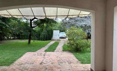 VENTA QUINTA CON PISCINA Y PARQUE EN NAVARRO