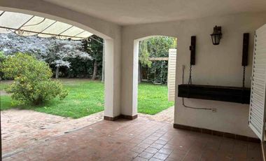 VENTA QUINTA CON PISCINA Y PARQUE EN NAVARRO