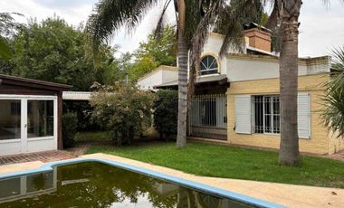 VENTA QUINTA CON PISCINA Y PARQUE EN NAVARRO