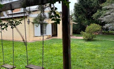 VENTA QUINTA CON PISCINA Y PARQUE EN NAVARRO
