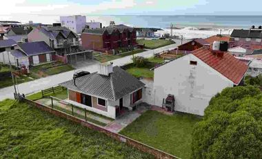 VENTA CHALET SANTA CLARA  A METROS DEL MAR