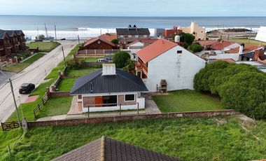 VENTA CHALET SANTA CLARA  A METROS DEL MAR