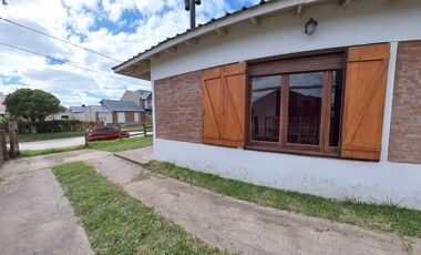 VENTA CHALET SANTA CLARA  A METROS DEL MAR