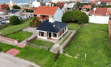 VENTA CHALET SANTA CLARA  A METROS DEL MAR