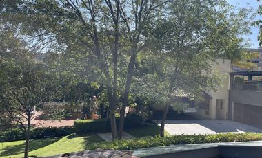 Muy buena casa en renta en condominio en Bosques