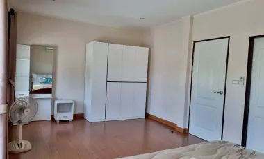 Corner unit house for rent and sale near by