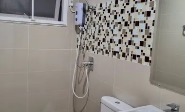 Corner unit house for rent and sale near by