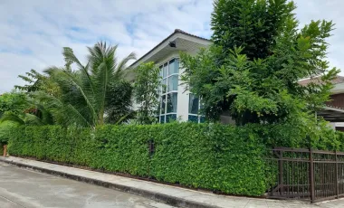Corner unit house for rent and sale near by